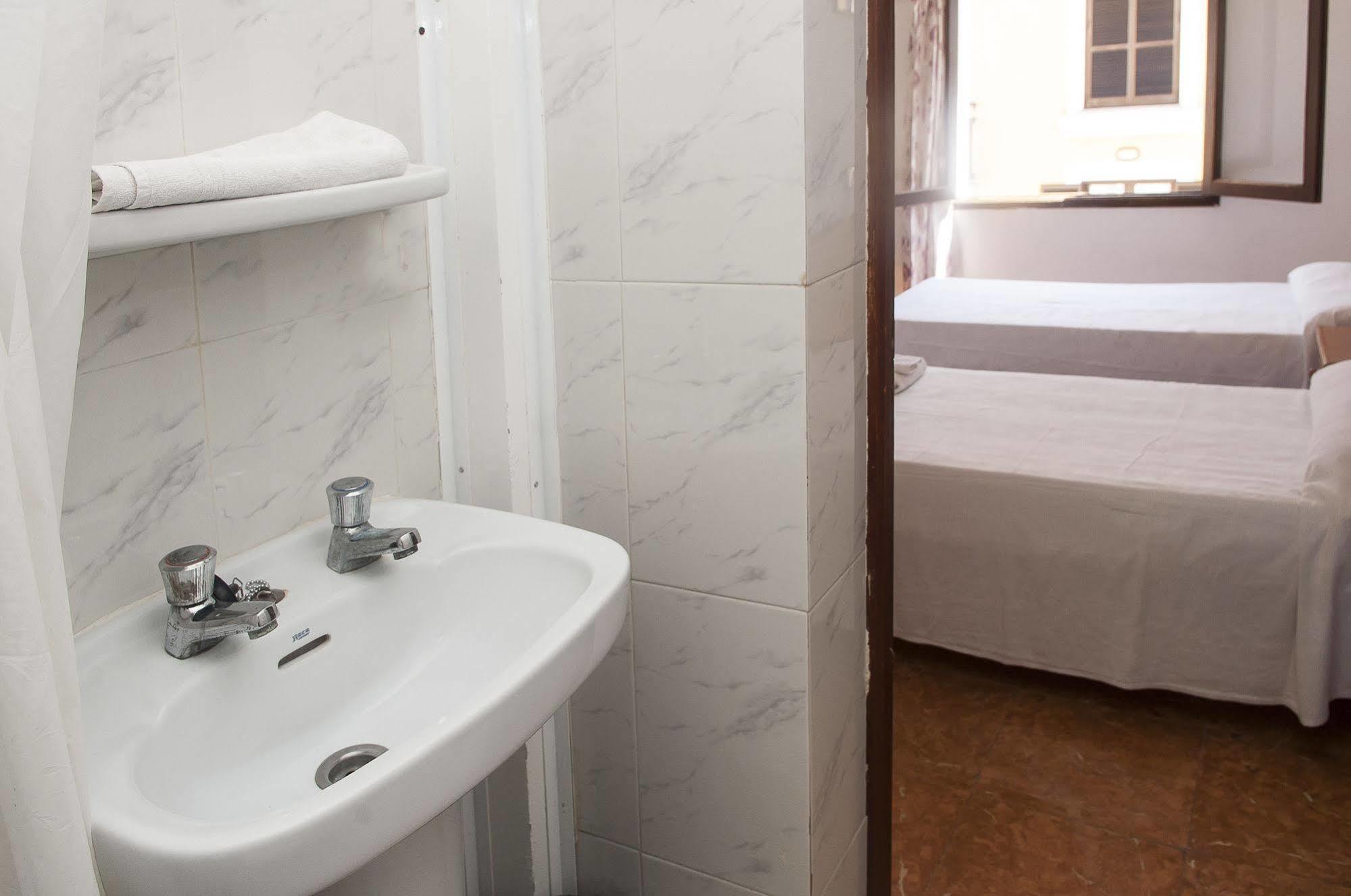 Surfing Concept Hostel Cala Ratjada  Extérieur photo