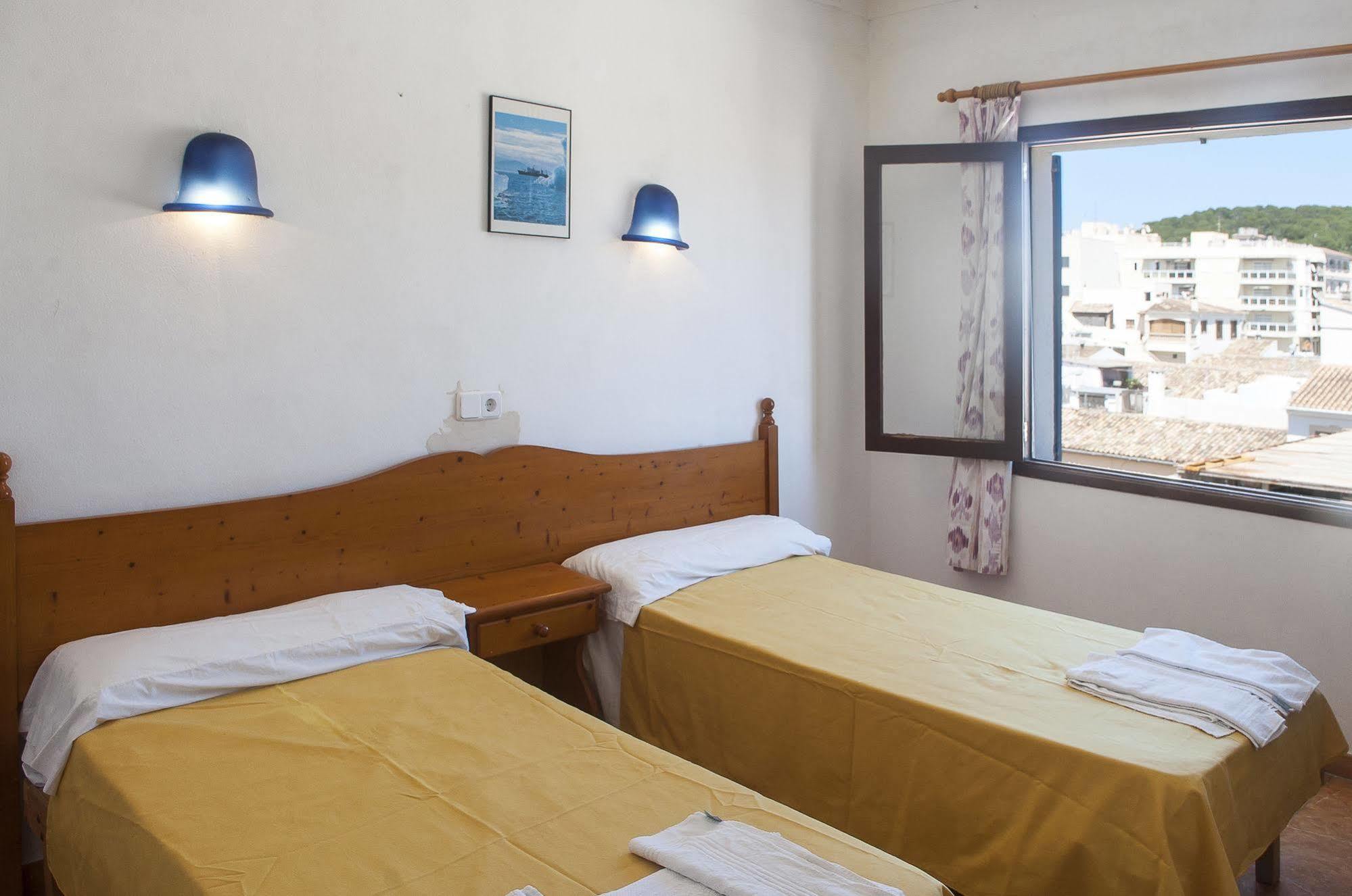Surfing Concept Hostel Cala Ratjada  Extérieur photo