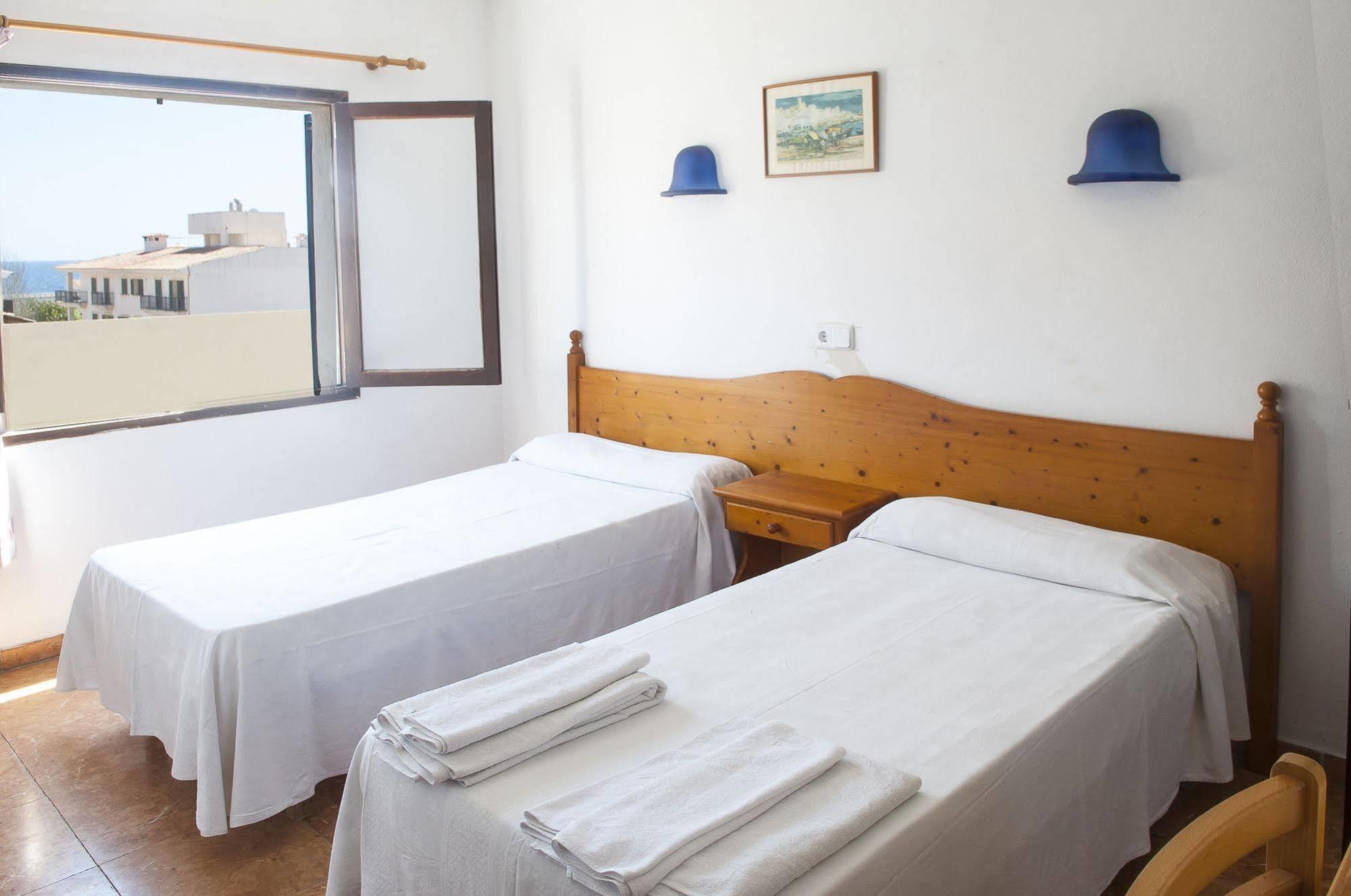 Surfing Concept Hostel Cala Ratjada  Extérieur photo
